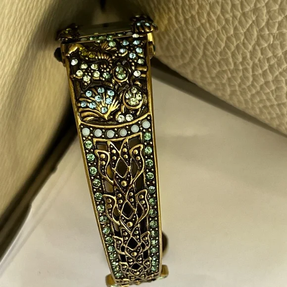 Heidi Daus Swarovski Crystals vintage bracelet/watch  display picture 2